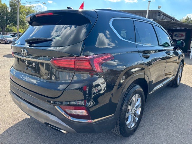 Hyundai Santa Fe Vehicle Full-screen Gallery Image 05