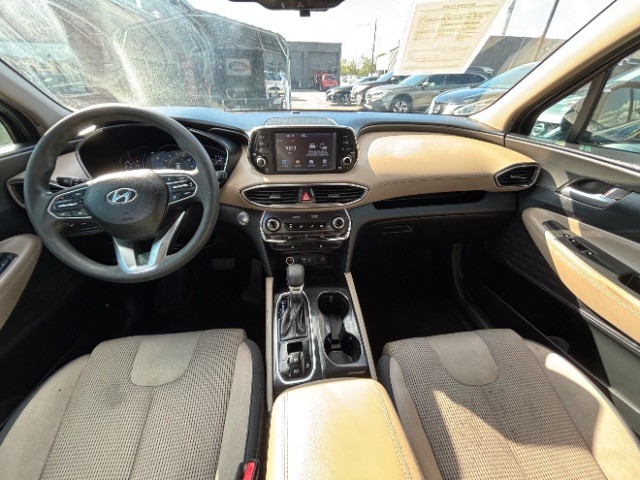 Hyundai Santa Fe Vehicle Full-screen Gallery Image 07