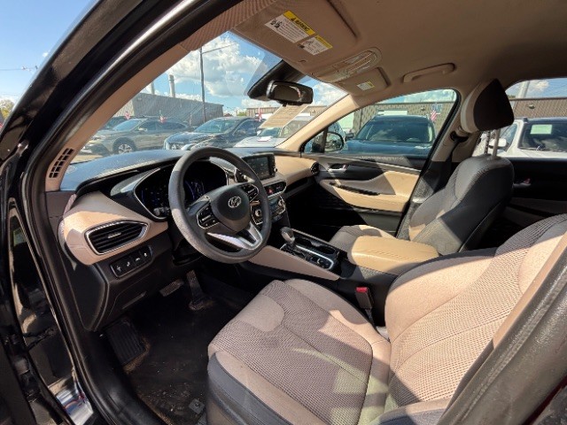 Hyundai Santa Fe Vehicle Full-screen Gallery Image 10