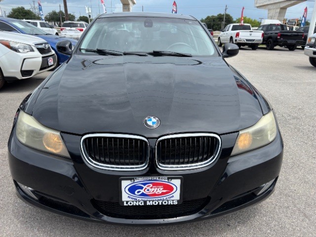 BMW 3 Series Vehicle Full-screen Gallery Image 02