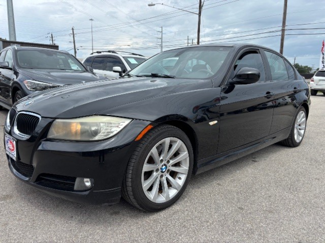 BMW 3 Series Vehicle Full-screen Gallery Image 03