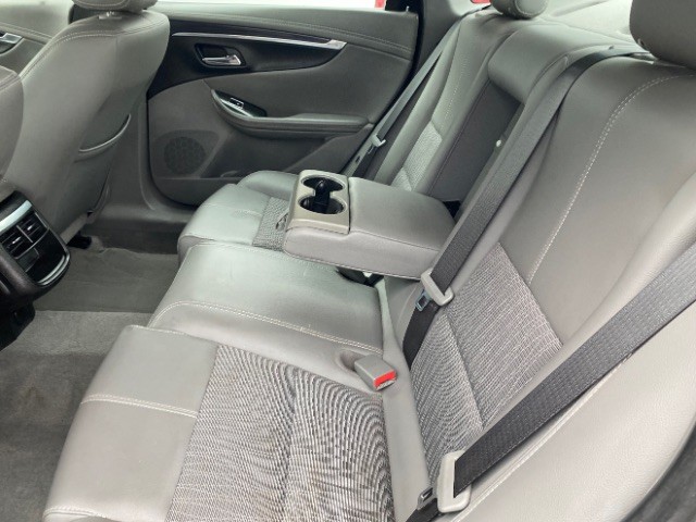 Chevrolet Impala Vehicle Full-screen Gallery Image 07