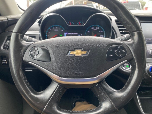 Chevrolet Impala Vehicle Full-screen Gallery Image 14