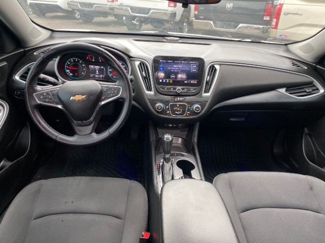 Chevrolet Malibu Vehicle Full-screen Gallery Image 05