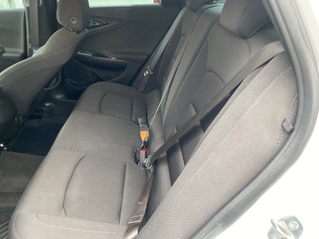 Chevrolet Malibu Vehicle Full-screen Gallery Image 06