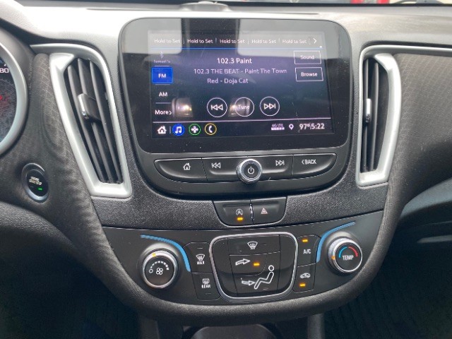 Chevrolet Malibu Vehicle Full-screen Gallery Image 11