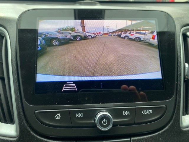 Chevrolet Malibu Vehicle Full-screen Gallery Image 12