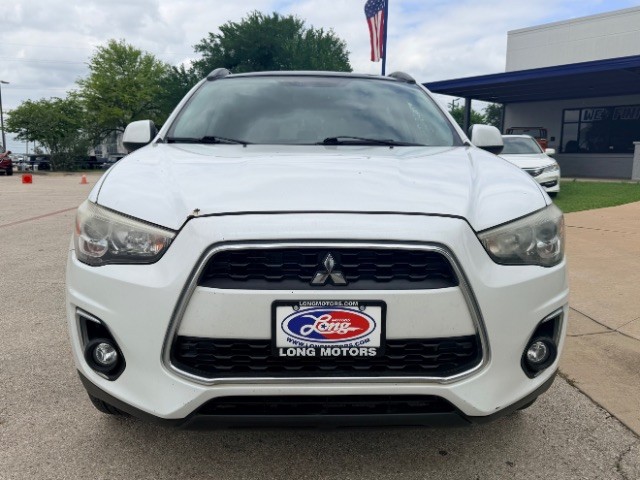Mitsubishi Outlander Sport Vehicle Full-screen Gallery Image 03