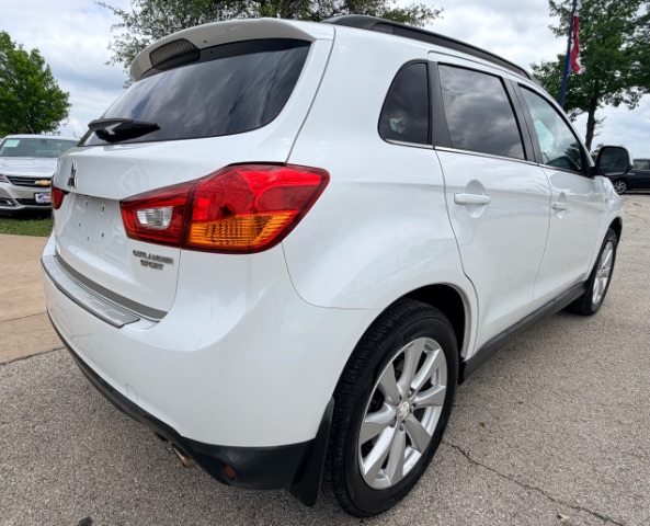 Mitsubishi Outlander Sport Vehicle Full-screen Gallery Image 04