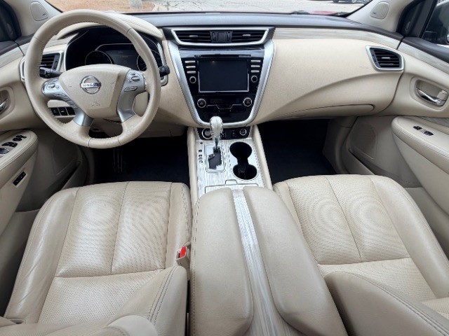 Nissan Murano Vehicle Full-screen Gallery Image 06