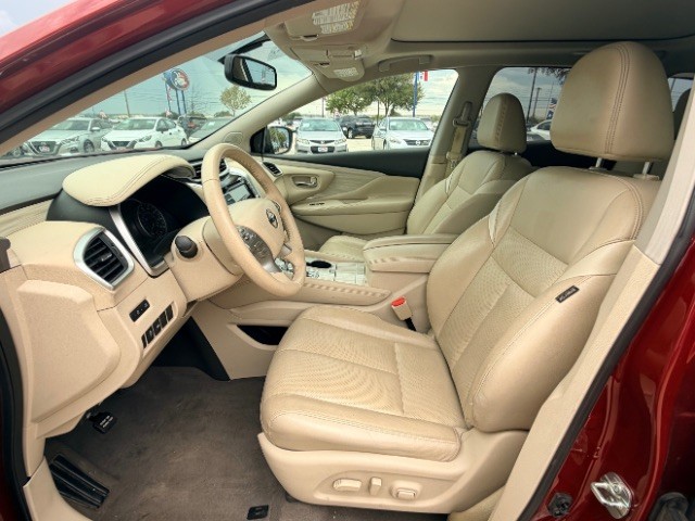 Nissan Murano Vehicle Full-screen Gallery Image 07