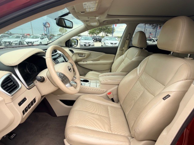 Nissan Murano Vehicle Full-screen Gallery Image 08