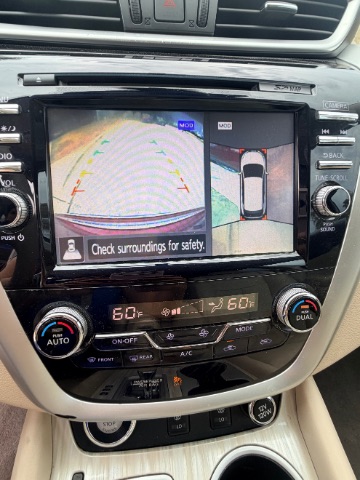 Nissan Murano Vehicle Full-screen Gallery Image 11