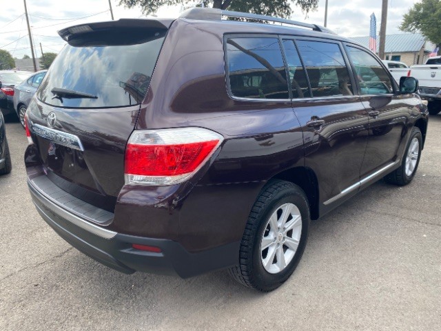Toyota Highlander Vehicle Full-screen Gallery Image 04