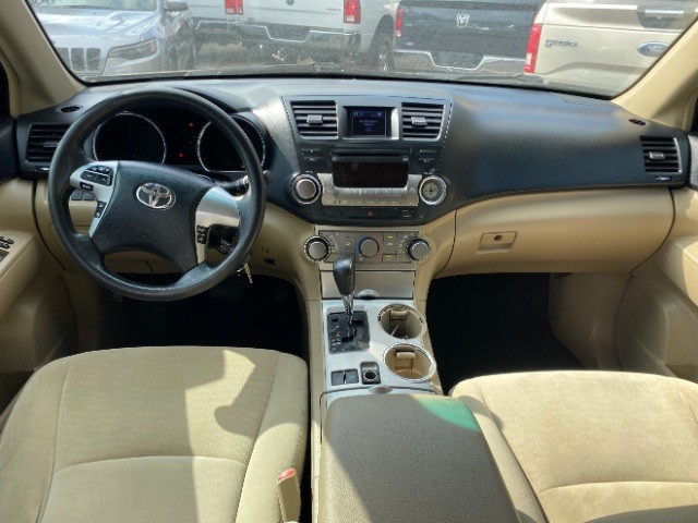 Toyota Highlander Vehicle Full-screen Gallery Image 06