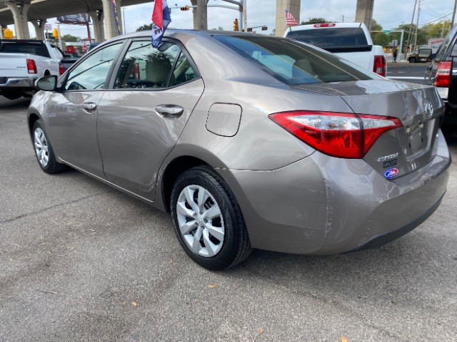 Toyota Corolla Vehicle Full-screen Gallery Image 05