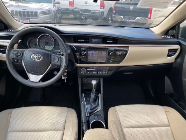 Toyota Corolla Vehicle Full-screen Gallery Image 06