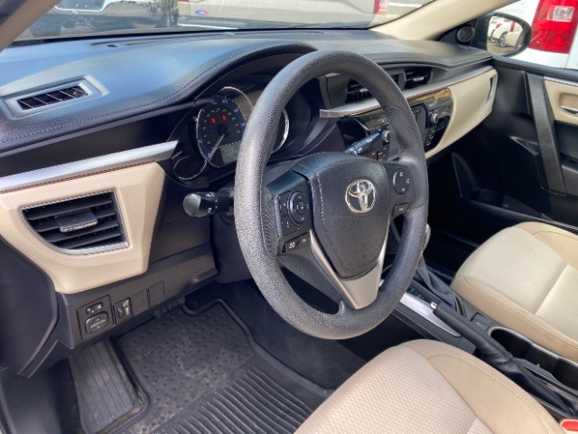 Toyota Corolla Vehicle Full-screen Gallery Image 09