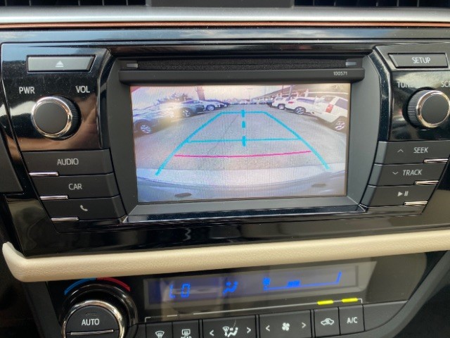 Toyota Corolla Vehicle Full-screen Gallery Image 13