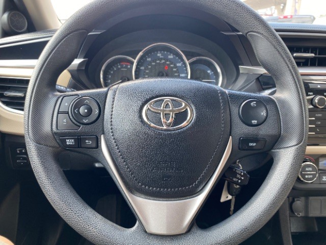 Toyota Corolla Vehicle Full-screen Gallery Image 14