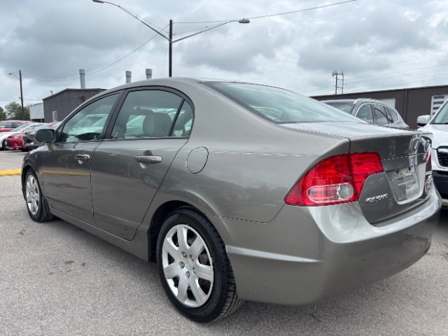 Honda Civic Sedan Vehicle Full-screen Gallery Image 04
