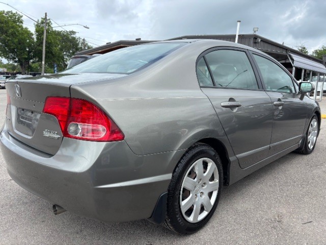 Honda Civic Sedan Vehicle Full-screen Gallery Image 05