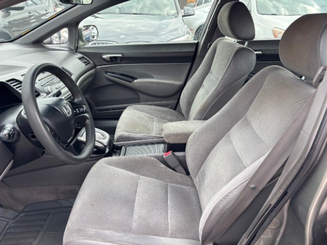 Honda Civic Sedan Vehicle Full-screen Gallery Image 10