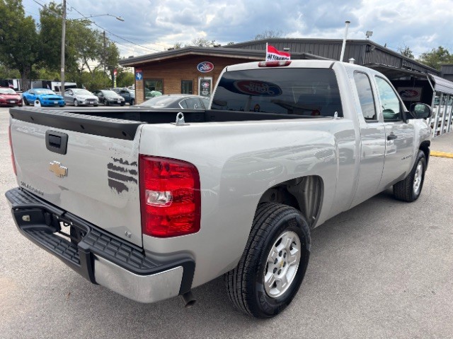 Chevrolet Silverado 1500 Vehicle Full-screen Gallery Image 05