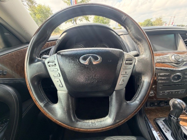 INFINITI QX80 Vehicle Full-screen Gallery Image 15