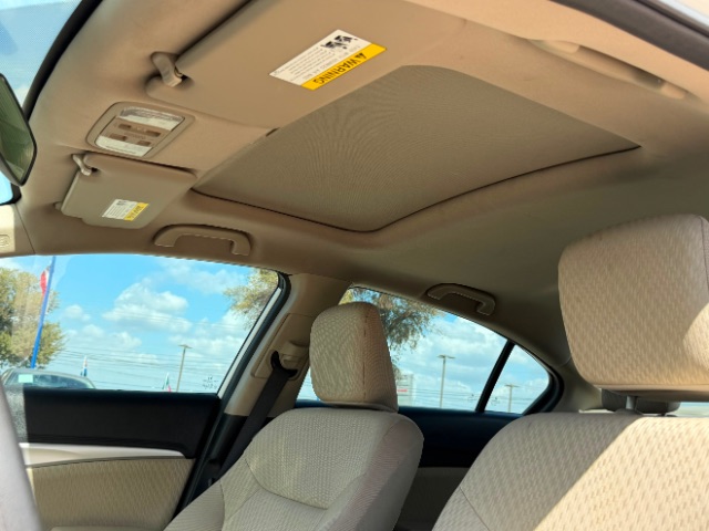 Honda Civic Sedan Vehicle Full-screen Gallery Image 12