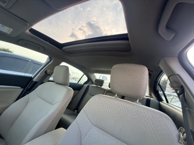 Honda Civic Sedan Vehicle Full-screen Gallery Image 13