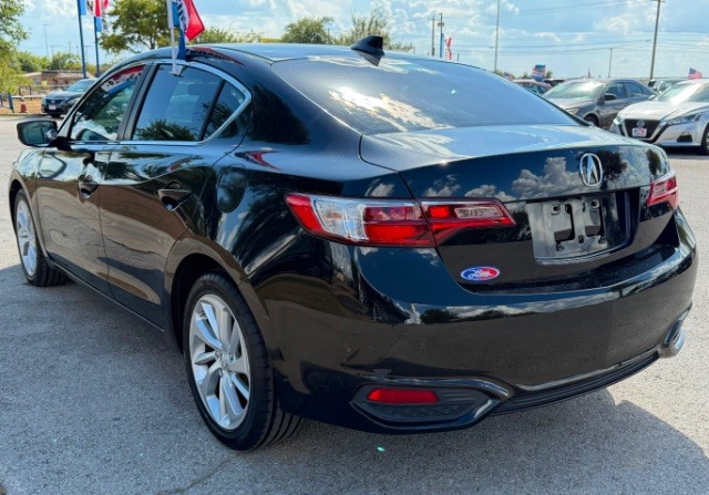 Acura ILX Vehicle Full-screen Gallery Image 05