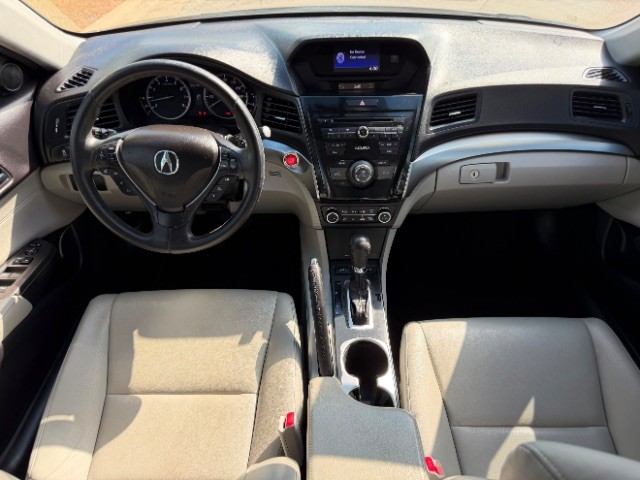 Acura ILX Vehicle Full-screen Gallery Image 06