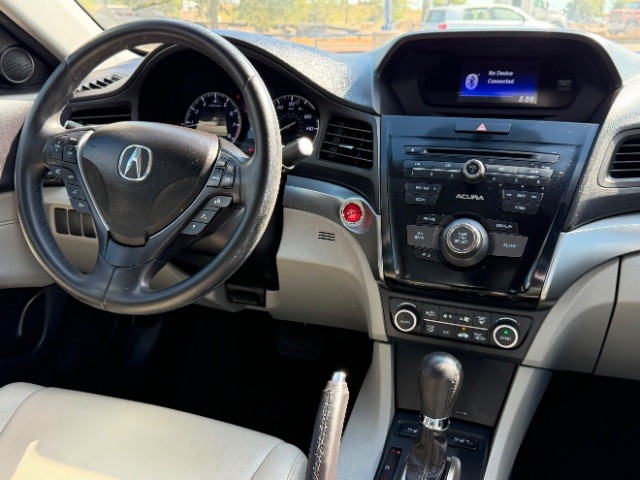 Acura ILX Vehicle Full-screen Gallery Image 07