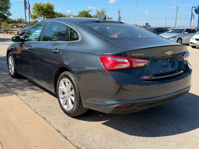 Chevrolet Malibu Vehicle Full-screen Gallery Image 05
