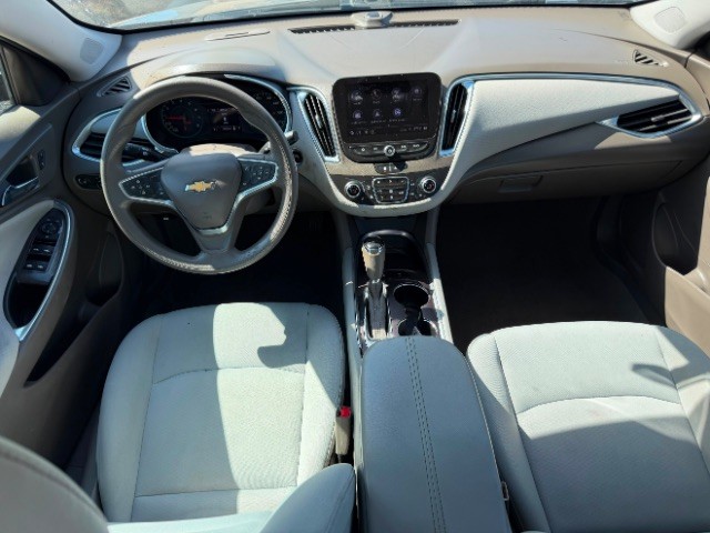 Chevrolet Malibu Vehicle Full-screen Gallery Image 06
