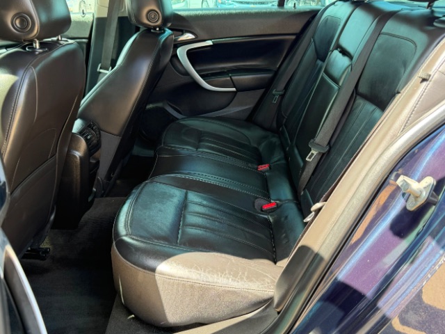 Buick Regal Vehicle Full-screen Gallery Image 10