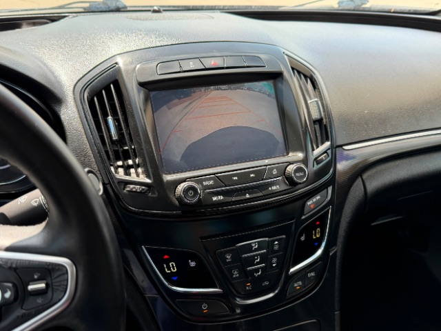 Buick Regal Vehicle Full-screen Gallery Image 11