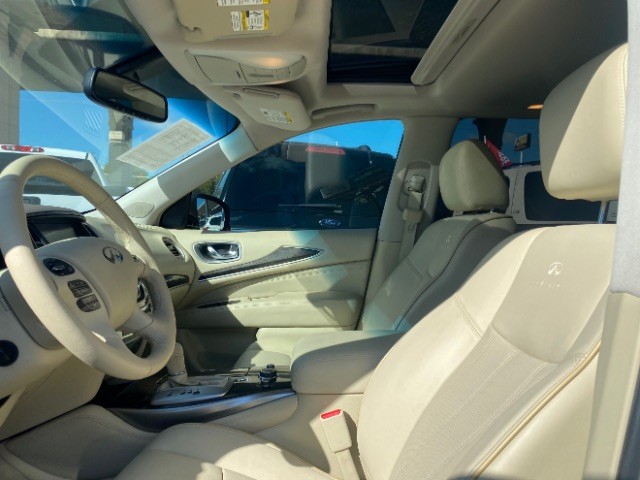 INFINITI QX60 Vehicle Full-screen Gallery Image 09