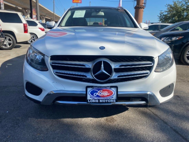 Mercedes-Benz GLC Vehicle Full-screen Gallery Image 02