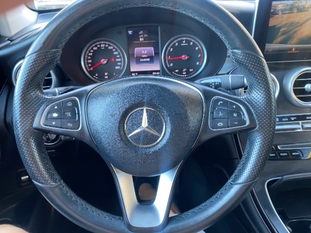 Mercedes-Benz GLC Vehicle Full-screen Gallery Image 15