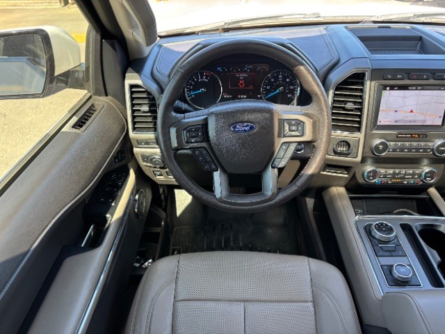 Ford Expedition Vehicle Full-screen Gallery Image 09