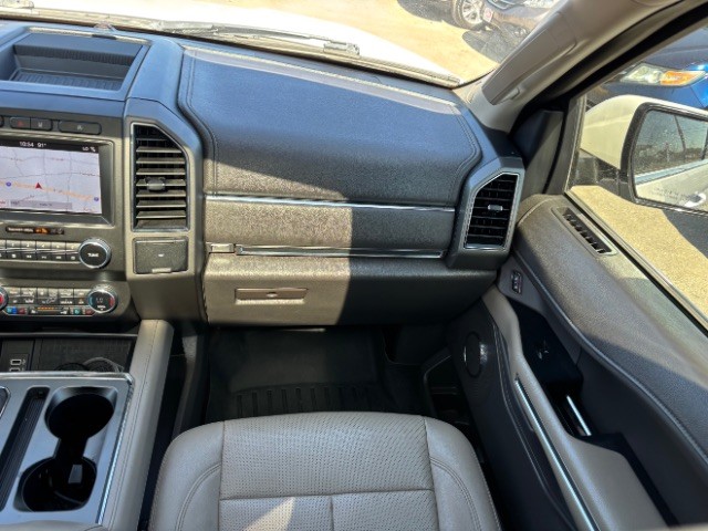 Ford Expedition Vehicle Full-screen Gallery Image 10