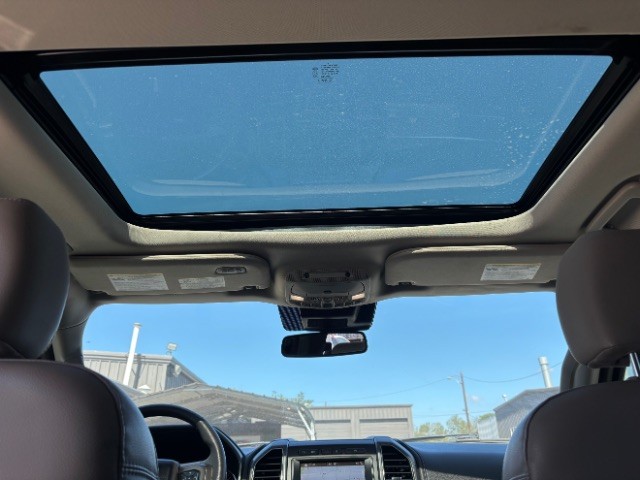 Ford Expedition Vehicle Full-screen Gallery Image 11