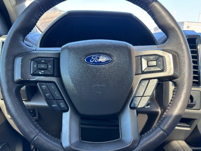 Ford Expedition Vehicle Full-screen Gallery Image 14