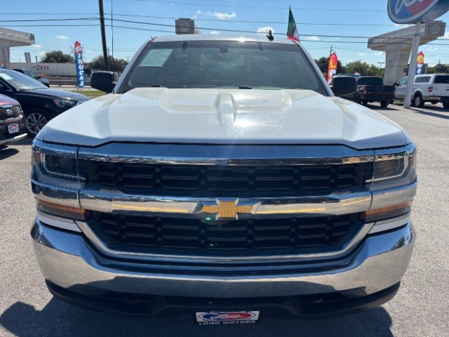 Chevrolet Silverado 1500 Vehicle Full-screen Gallery Image 02