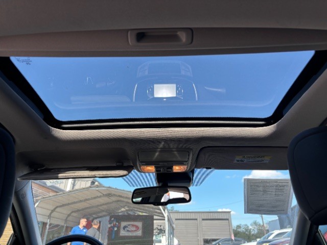 Honda Accord Sedan Vehicle Full-screen Gallery Image 10