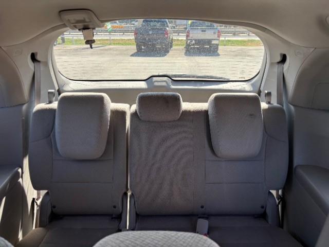Honda Odyssey Vehicle Full-screen Gallery Image 07