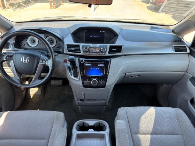 Honda Odyssey Vehicle Full-screen Gallery Image 08