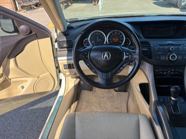 Acura TSX Vehicle Full-screen Gallery Image 08